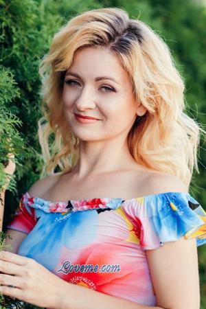 176736 - Oksana Age: 32 - Ukraine