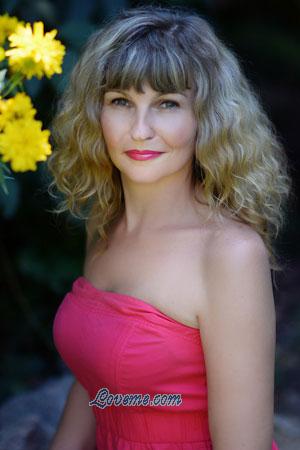 182051 - Yuliya Age: 42 - Ukraine