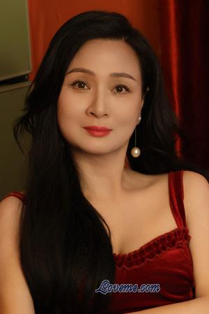 221577 - Jacelyn Age: 52 - China